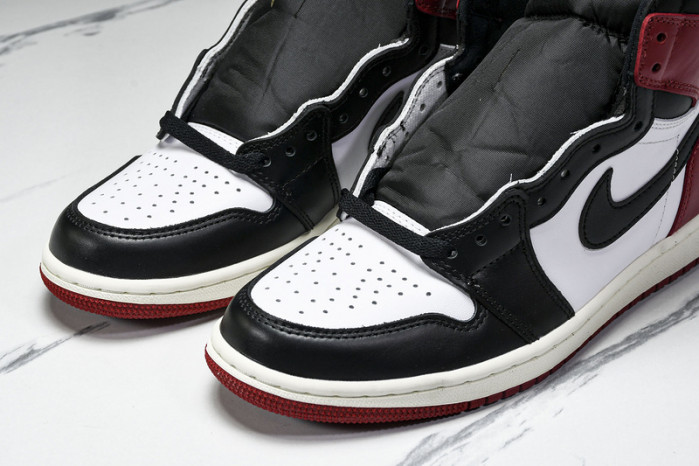 air jordan 1 high og black toe reimagined dz5485-106